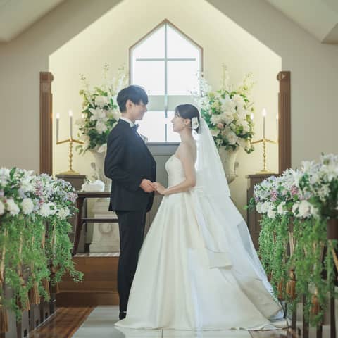 《人気急上昇!チャペルフォトと会食》 ドレス・ヘアメイク・食事付き★