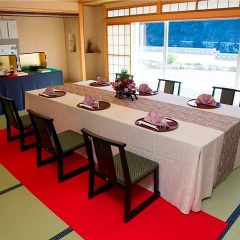 ご予約から当日まで専任スタッフが安心のサポート <お顔合わせ会プラン>