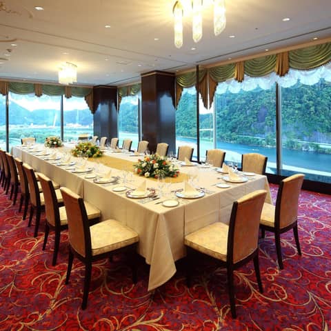 少人数婚をご検討のおふたりへ☆チャペル挙式+‟ローズルーム” お食事会