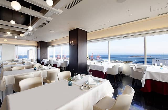 【公式】ホテルプラザ神戸 結婚式|空と海のガーデンウェディング