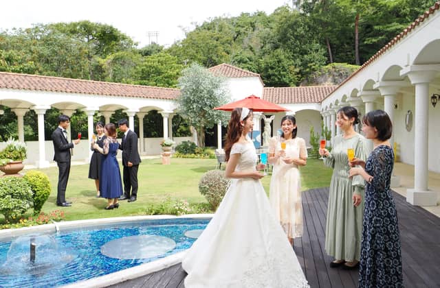 和歌山での結婚式・披露宴は【ラヴィーナ和歌山】で