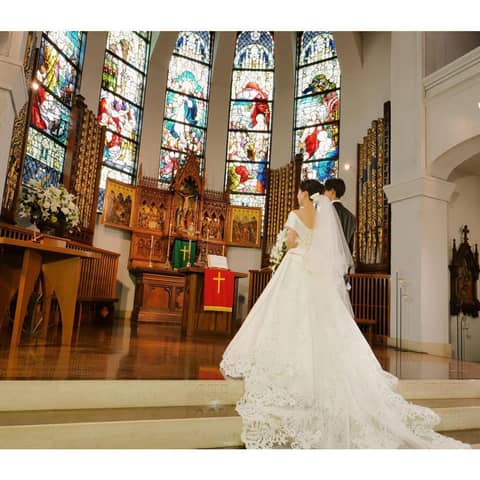 和歌山での結婚式・披露宴は【ラヴィーナ和歌山】で