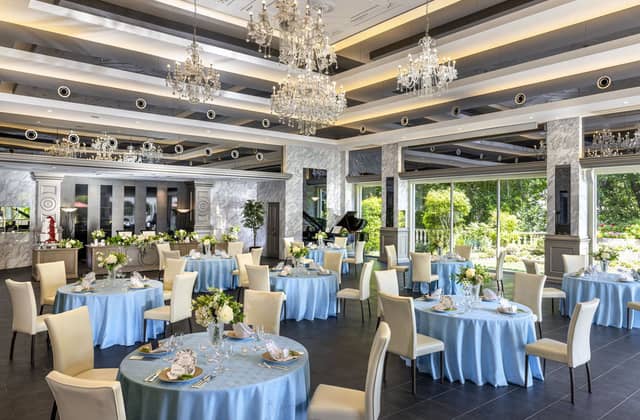 和歌山での結婚式・披露宴は【ラヴィーナ和歌山】で