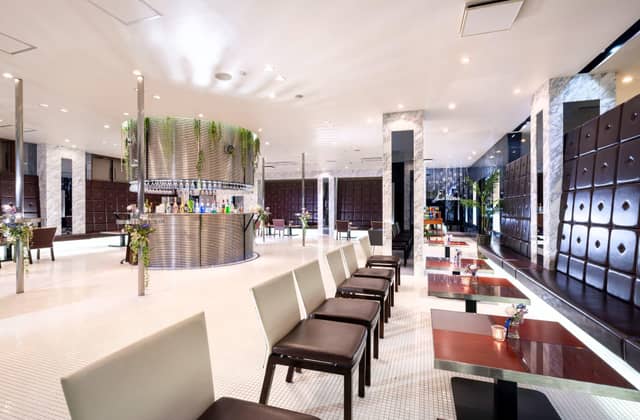 和歌山での結婚式・披露宴は【ラヴィーナ和歌山】で