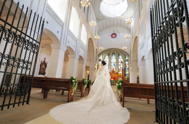 和歌山での結婚式・披露宴は【ラヴィーナ和歌山】で