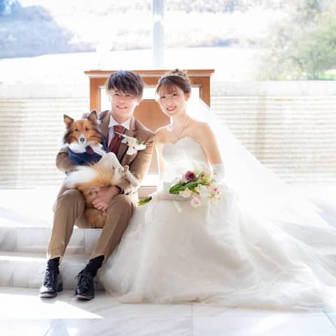 【大切な家族と一緒に】ペットと一緒に過ごせる結婚式(肉球結婚証明書付)