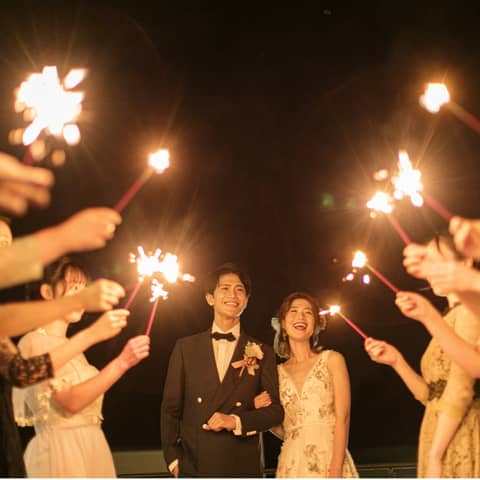 <50名様175万円>自然光の入るパーティルームで過ごすウエディング