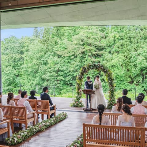 春の心地よい風を感じながら、人気シーズンで叶える!4月~6月春婚プラン