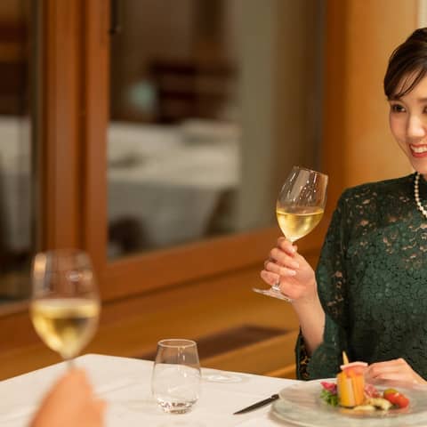 <挙式&お食事会>お食事会はリラックス私服で!