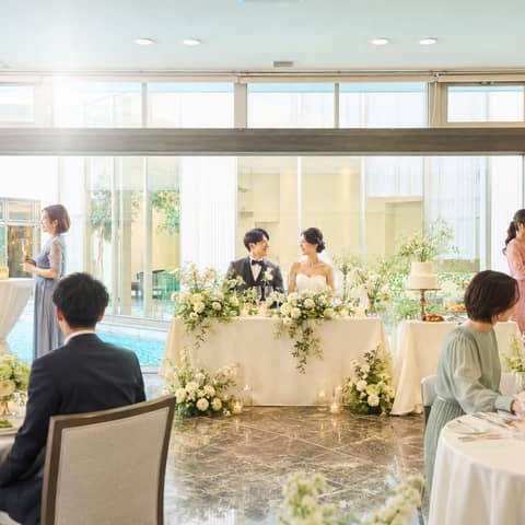 《平日挙式》その他プランより最大15万円割引!