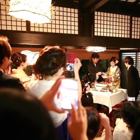 《挙式+親族と会食+友人と披露宴》やりたいことが全部叶う二部制プラン