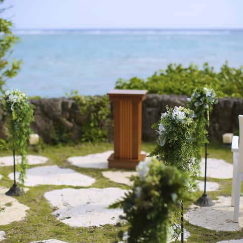 【6名分の宿泊付き】ガーデン挙式+ スイートルームウェディング