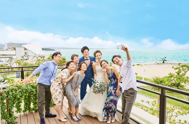 アートグレイス オーシャンフロントガーデンチャペル 沖縄|ベストブライダルリゾート