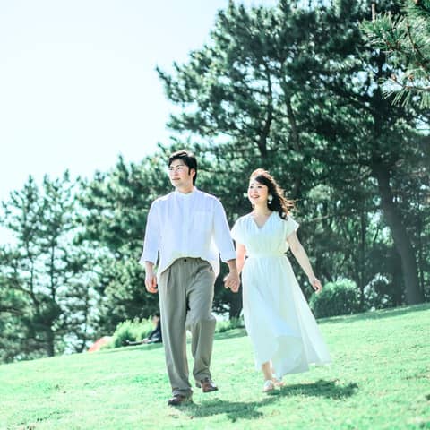 【持込無料・組数限定】海と緑に包まれる写真を*公園フォトウエディング