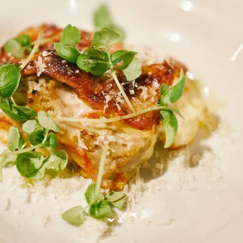 【料理重視の方必見】フルコースでのおもてなしを重視した大人な結婚式