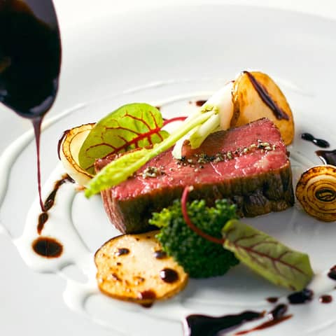 【公式】MAISON 8(メゾンエイト)|名古屋駅直結・地上180mの光溢れる天空ウェディング