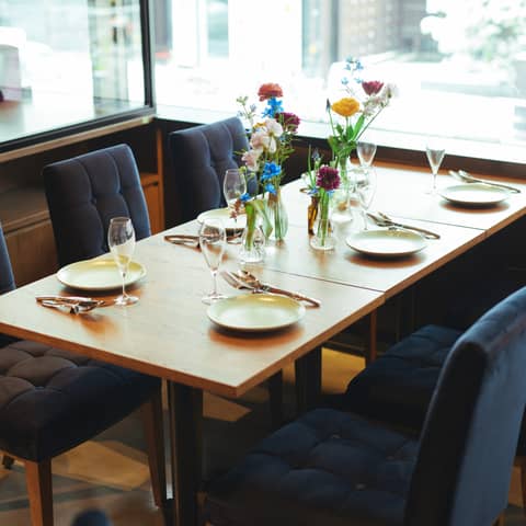 【少人数プラン】ドレスヘア・装花・カメラマン付|20名73万お食事会♪