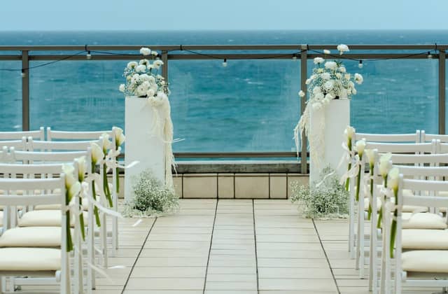 理想のガーデン結婚式を実現する!神奈川の結婚式場【AT TERRACE ninomiya 】