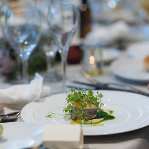 【1部着席コース50名+2部着席ビュッフェ50名】丸ごと一日貸切プラン