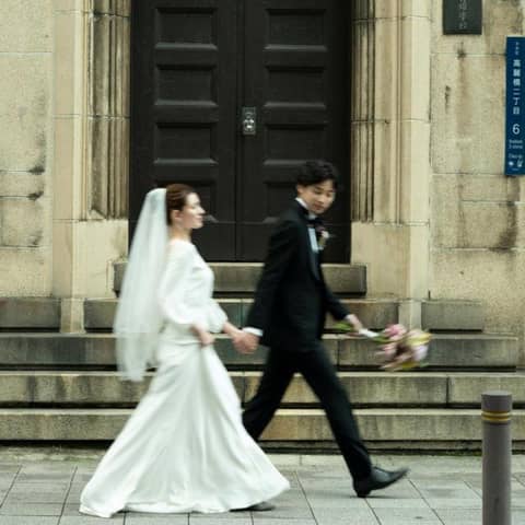 【ナイトウェディング】ロマンティックな雰囲気に包まれる夜の結婚式