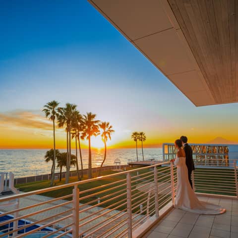 夕陽の絶景サンセット婚【26年9~11月】マリブ宿泊&コース料理特典付