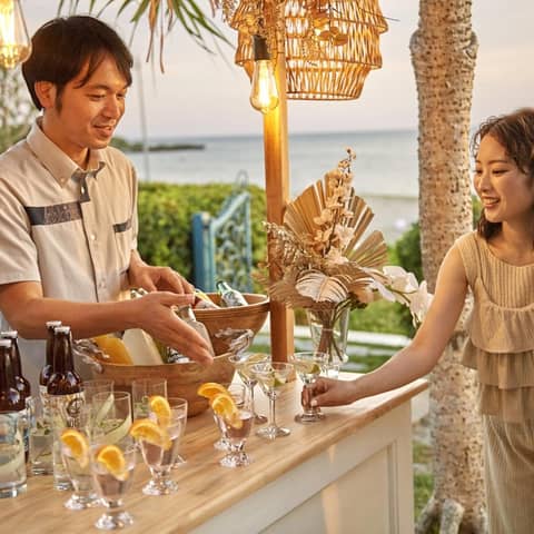 【ガーデンパーティ】ビーチサイドで楽しめる大人ウェディング