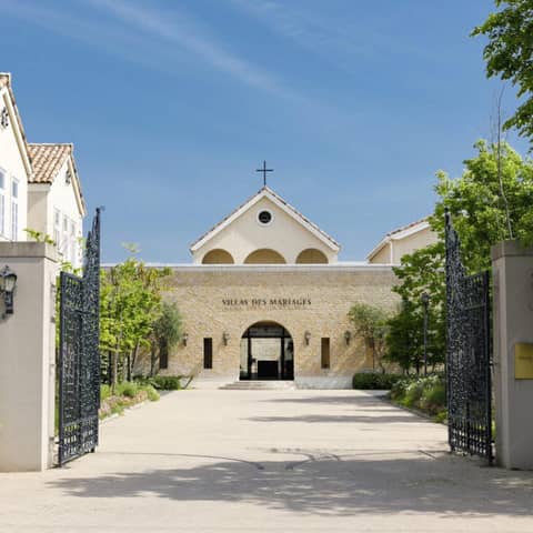 【公式】メゾン・ド・ラ・クール(旧 ヴィラ・デ・マリアージュ高崎)