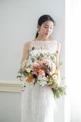 【公式】ホテルオークラ東京ベイ｜千葉(舞浜)結婚式場｜東京ディズニーリゾート®・オフィシャルホテル 繊細なビーズの刺繍が印象的なドレス