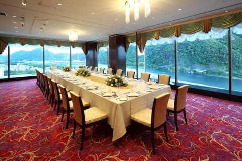 少人数婚をご検討のおふたりへ☆チャペル挙式＋‟ローズルーム” お食事会