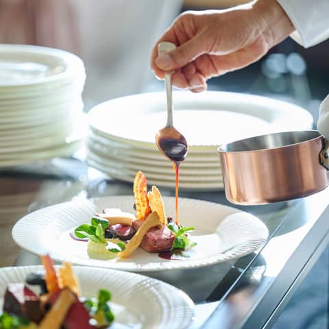 【フォト＆会食】宿泊特典付き◆衣裳＋美容＋料理込み（100万円優待）