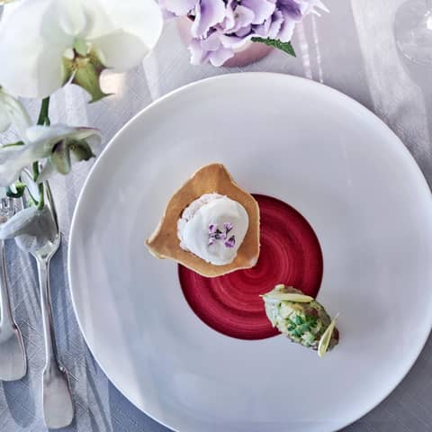 石造りの独立型教会×地上145m春の絶景を眺めながら美食のおもてなし