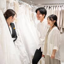 【衣装重視の花嫁必見】館内併設ドレスショップツアー