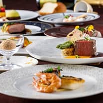 婚礼ハーフコース(25,000円相当)又は総料理長実演コース(30,000円相当)を無料でご試食!