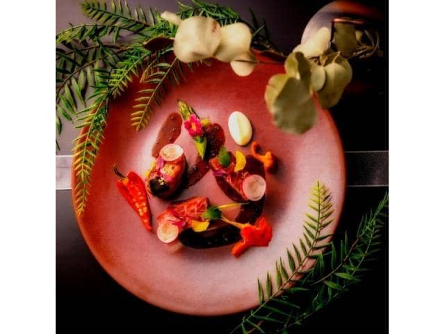 和歌山での結婚式・披露宴は【ラヴィーナ和歌山】で