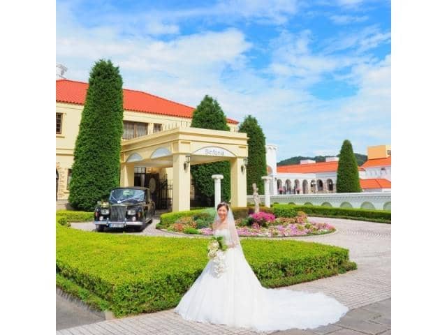 和歌山での結婚式・披露宴は【ラヴィーナ和歌山】で