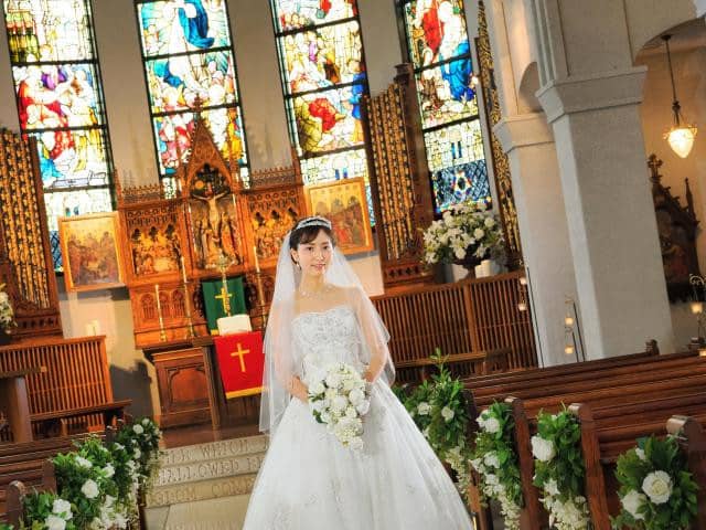 和歌山での結婚式・披露宴は【ラヴィーナ和歌山】で