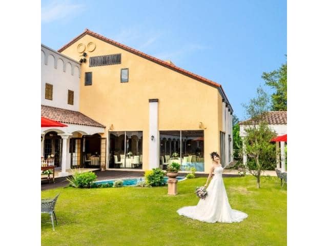 和歌山での結婚式・披露宴は【ラヴィーナ和歌山】で