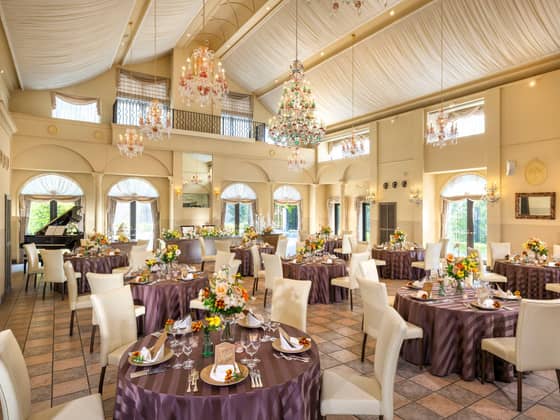 和歌山での結婚式・披露宴は【ラヴィーナ和歌山】で