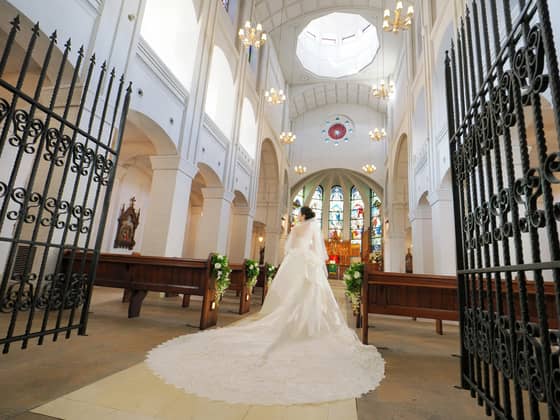 和歌山での結婚式・披露宴は【ラヴィーナ和歌山】で