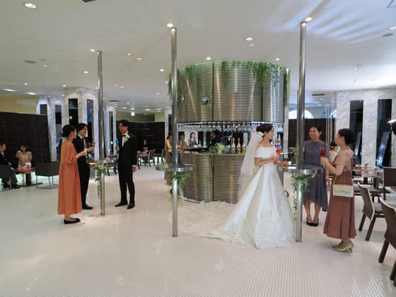 和歌山での結婚式・披露宴は【ラヴィーナ和歌山】で