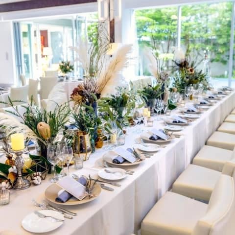 和歌山での結婚式・披露宴は【ラヴィーナ和歌山】で