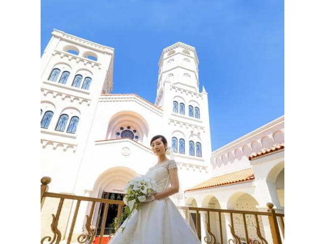 和歌山での結婚式・披露宴は【ラヴィーナ和歌山】で