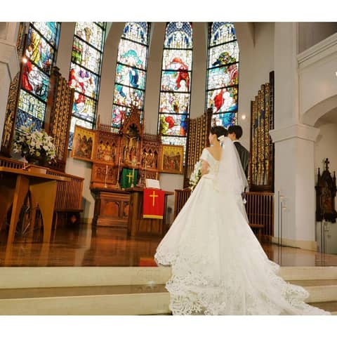 和歌山での結婚式・披露宴は【ラヴィーナ和歌山】で