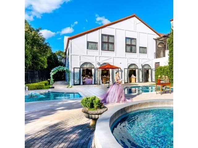 和歌山での結婚式・披露宴は【ラヴィーナ和歌山】で