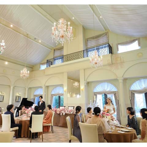 和歌山での結婚式・披露宴は【ラヴィーナ和歌山】で
