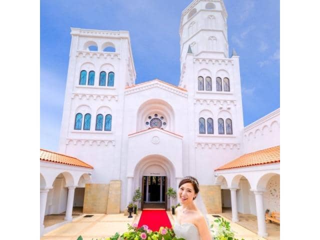 和歌山での結婚式・披露宴は【ラヴィーナ和歌山】で