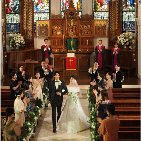 和歌山での結婚式・披露宴は【ラヴィーナ和歌山】で