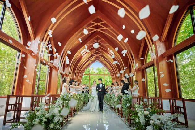  福岡市博多区の結婚式場・ウェディング｜ララシャンス博多の森