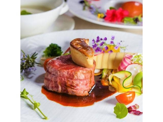  福岡市博多区の結婚式場・ウェディング｜ララシャンス博多の森