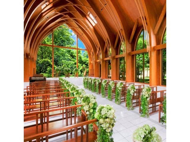  福岡市博多区の結婚式場・ウェディング｜ララシャンス博多の森